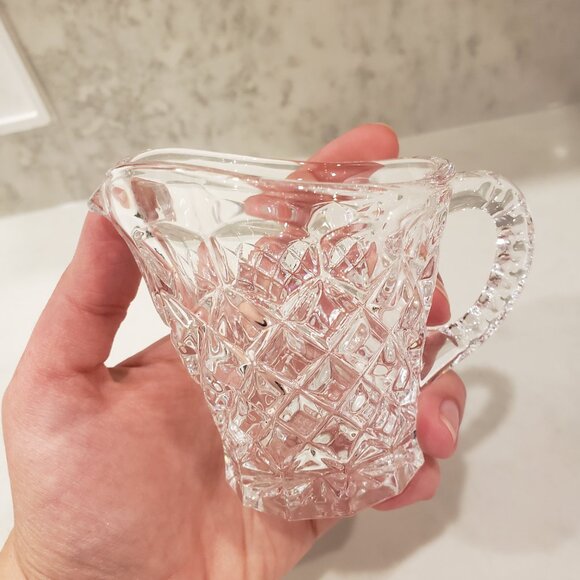 Glass fancy creamer - Picture 7 of 8